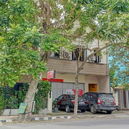 Oyo 90234 Dhoho Family Guest House كديري المظهر الخارجي الصورة
