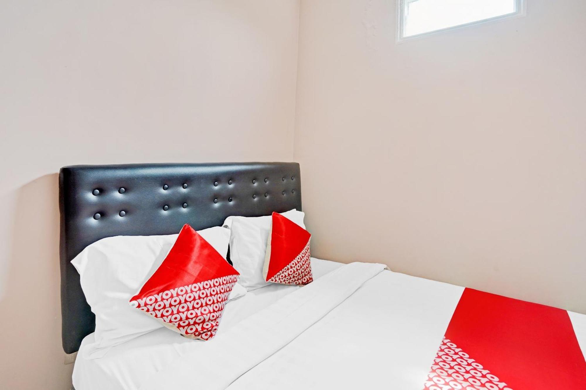 Oyo 90234 Dhoho Family Guest House كديري المظهر الخارجي الصورة