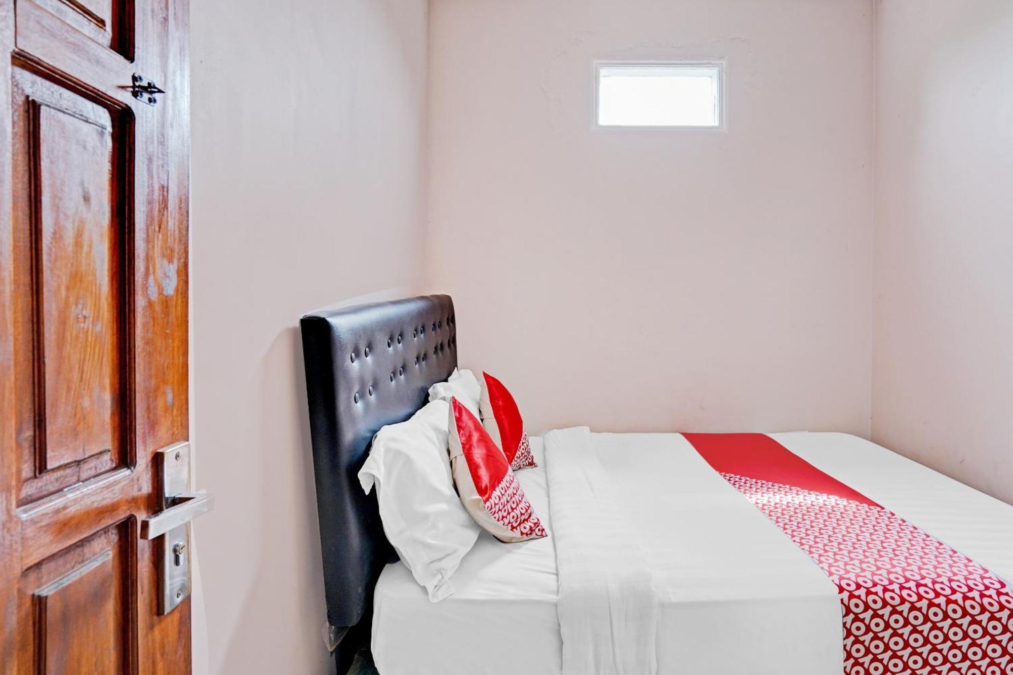 Oyo 90234 Dhoho Family Guest House كديري المظهر الخارجي الصورة