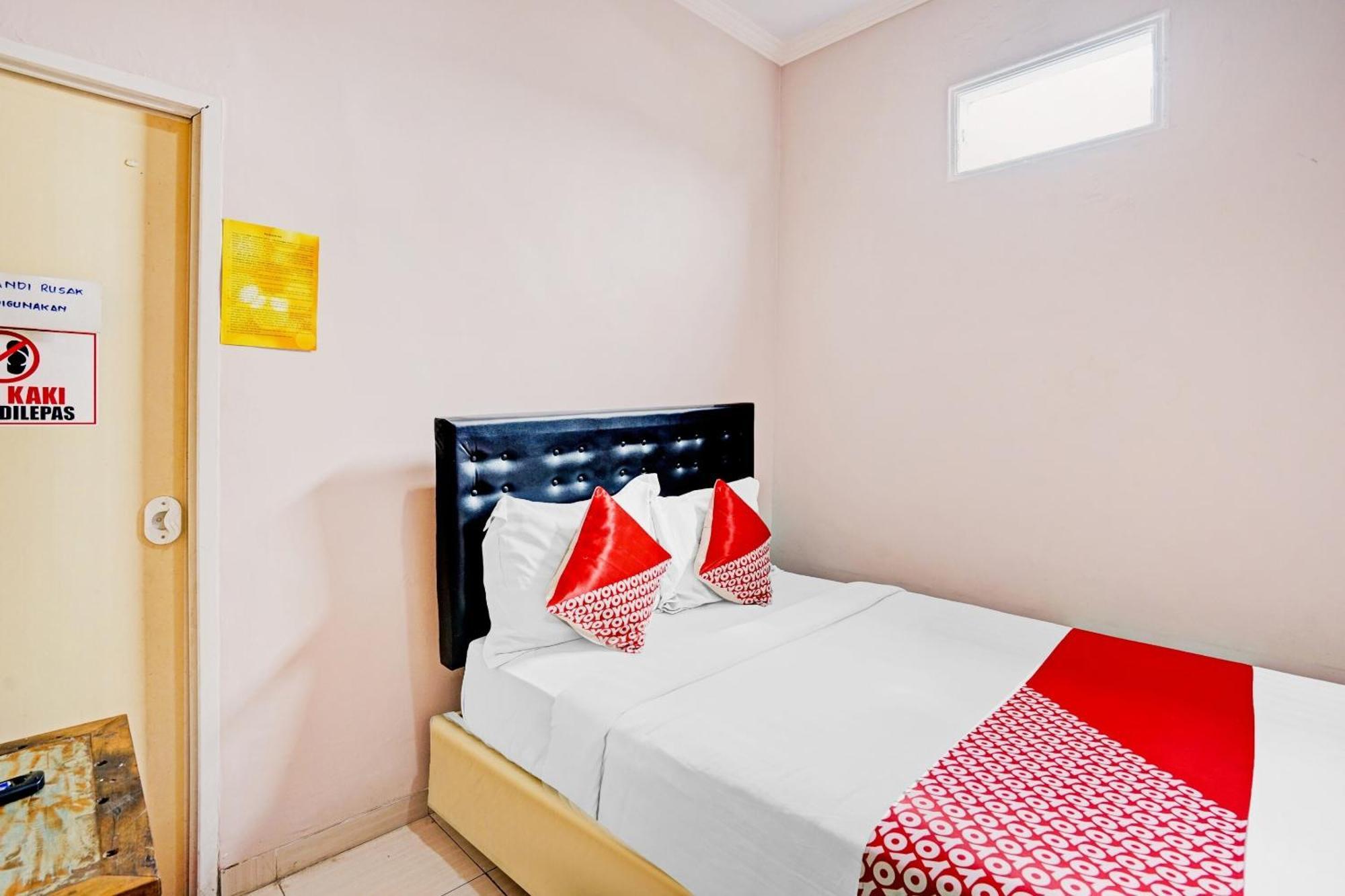 Oyo 90234 Dhoho Family Guest House كديري المظهر الخارجي الصورة