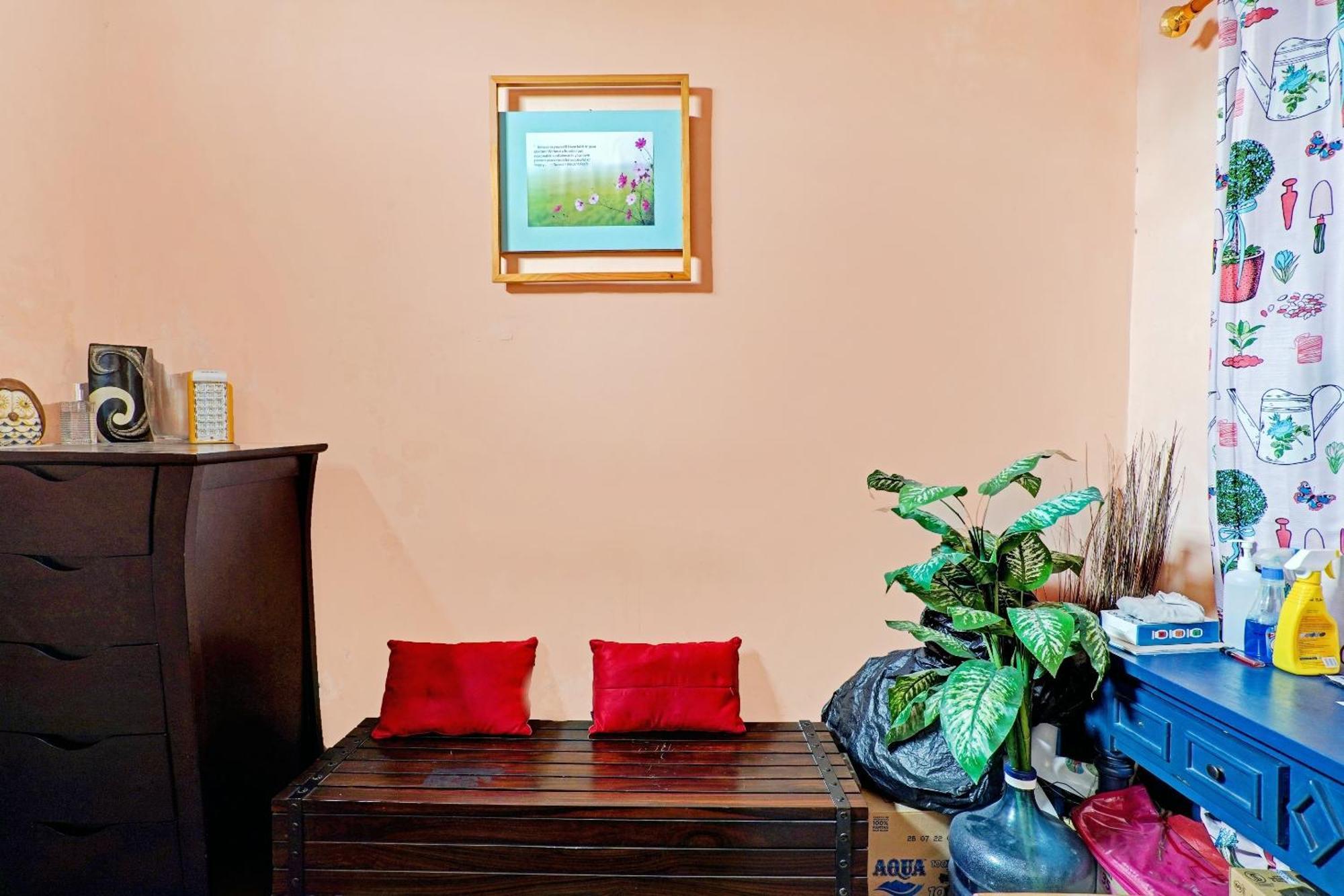 Oyo 90234 Dhoho Family Guest House كديري المظهر الخارجي الصورة